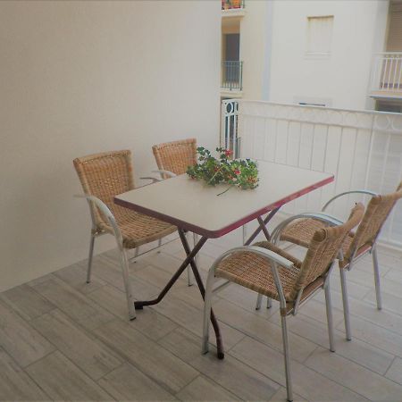 Amarine Joli T3 Centre Ville Terrasse Parking Et Velos セット エクステリア 写真